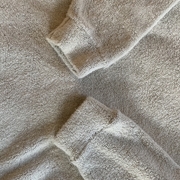 Blanket Oversized Sweatshirt - Picture 3 of 5